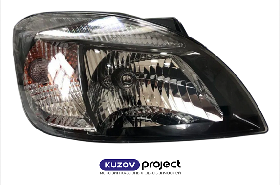 Фара правая черная с механическим корректором Kia Rio 2006-2010 (Китай)
